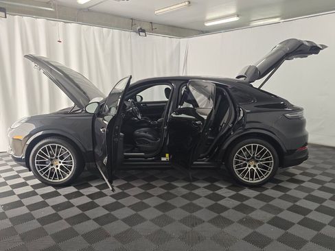 Certified 2023 Porsche Cayenne Platinum Edition AWD/4WD image 12