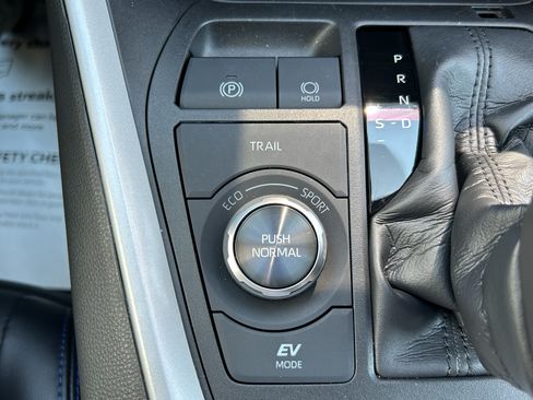 Certified 2023 Toyota RAV4 XSE AWD/4WD image 31