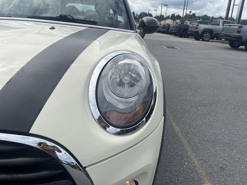Used 2018 MINI Cooper 2-Door Hardtop FWD image 11