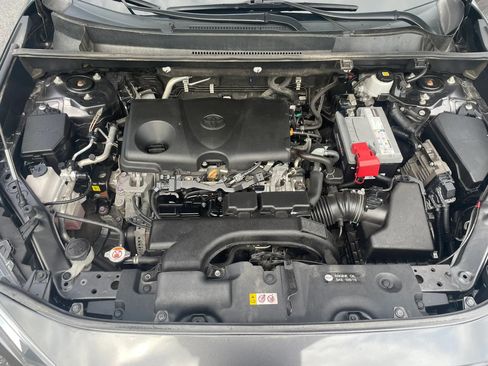 Used 2021 Toyota RAV4 XLE AWD/4WD image 19