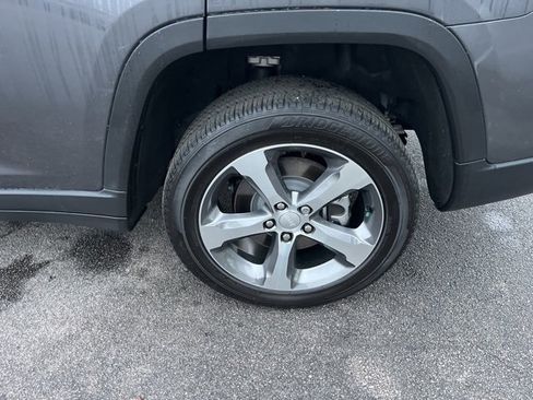 Used 2025 Jeep Grand Cherokee L Limited image 35