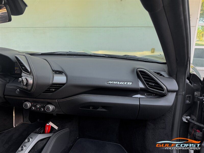 Used 2017 Ferrari 488 GTB RWD image 33