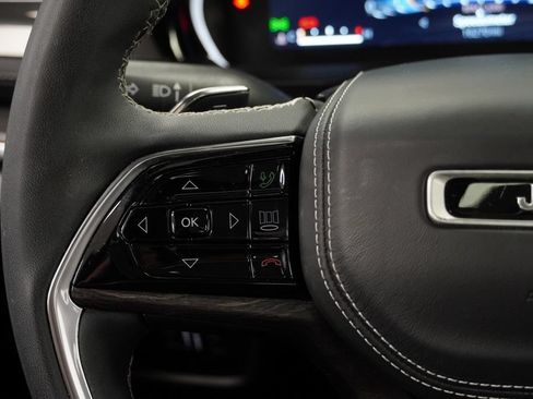Certified 2023 Jeep Grand Cherokee Overland AWD/4WD image 40