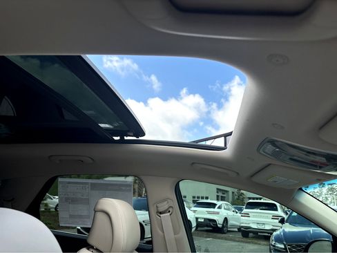 New 2026 Genesis GV70 2.5T Advanced image 10