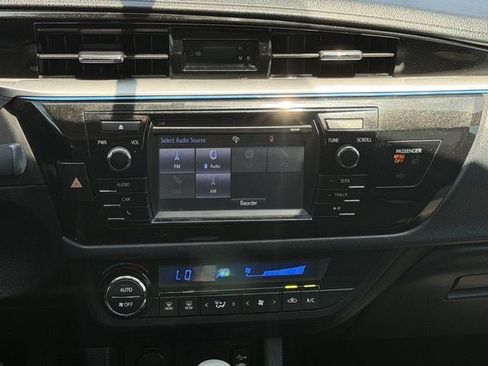Used 2015 Toyota Corolla S FWD image 17