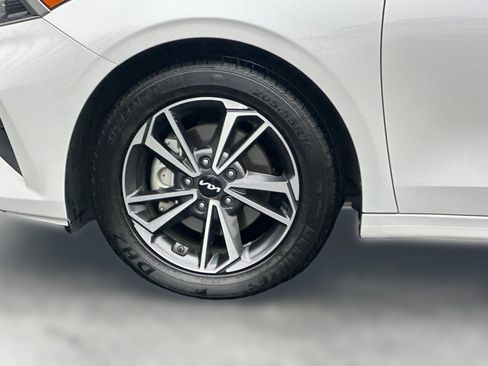 Used 2022 Kia Forte LXS w/ LXS Technology Package image 11