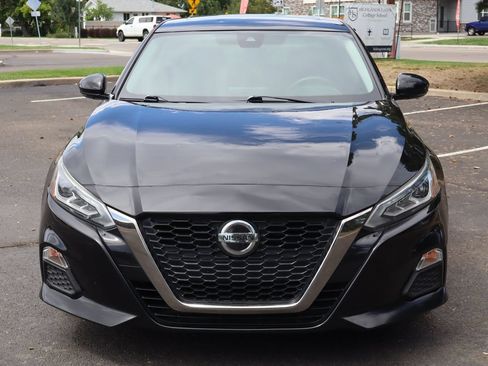 Used 2020 Nissan Altima 2.5 SR w/ Premium Package FWD image 12