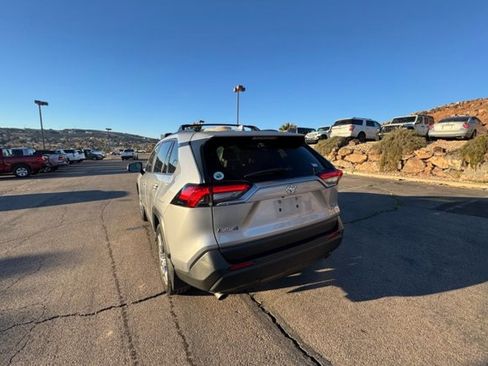 Used 2019 Toyota RAV4 XLE Premium image 3