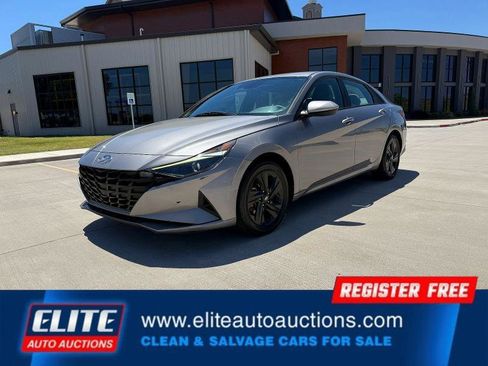 Used 2021 Hyundai Elantra SEL FWD image 4