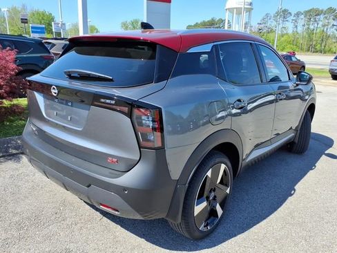 New 2026 Nissan Kicks SR FWD image 3