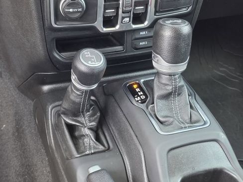 Used 2024 Jeep Wrangler Unlimited Sport AWD/4WD image 22