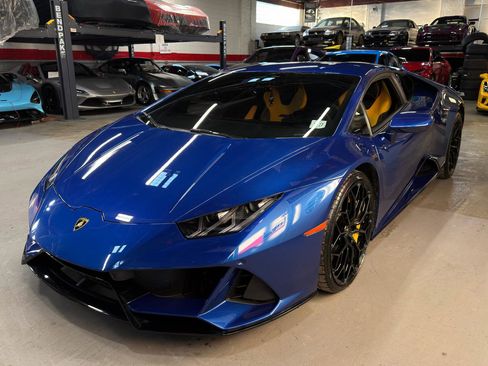 Used 2020 Lamborghini Huracan EVO image 10