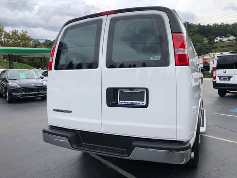 Used 2025 Chevrolet Express 2500 w/ Driver Convenience Package RWD image 5