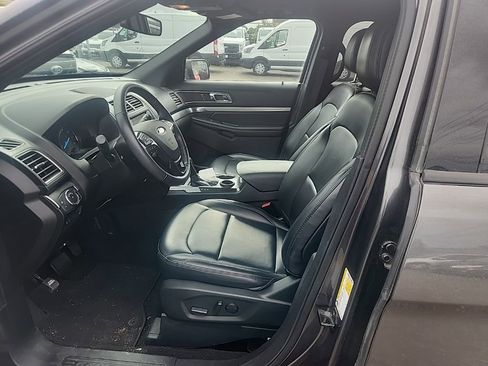 Used 2019 Ford Explorer XLT w/ Equipment Group 202A FWD image 19