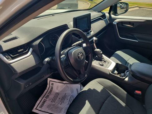 Used 2020 Toyota RAV4 XLE w/ Convenience Package AWD/4WD image 10