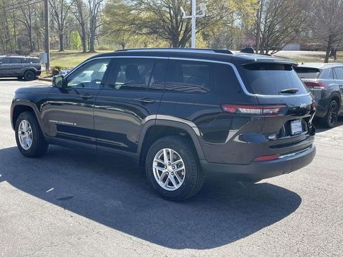 Used 2023 Jeep Grand Cherokee L Laredo image 4