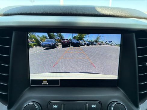 Used 2023 GMC Acadia SLT FWD image 13