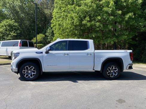 Used 2023 GMC Sierra 1500 SLT w/ SLT Premium Package AWD/4WD image 6