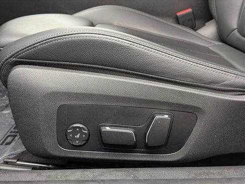 Used 2024 BMW 430i xDrive Convertible w/ Premium Package image 11