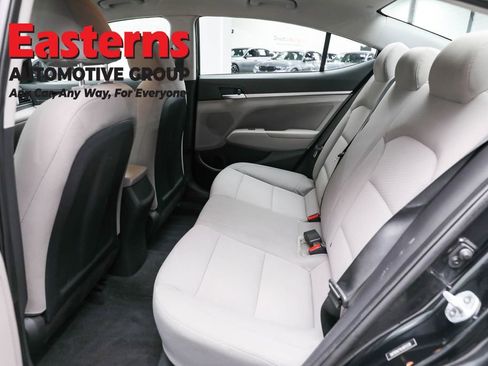 Used 2020 Hyundai Elantra SEL image 21