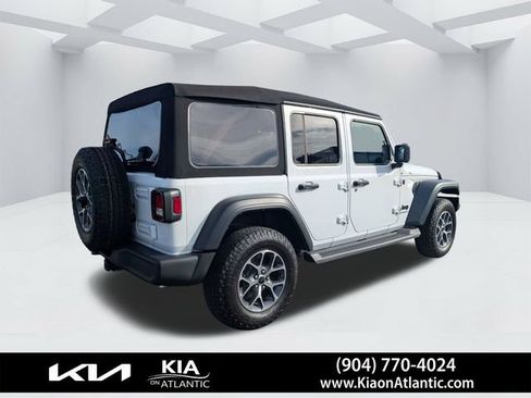 Used 2024 Jeep Wrangler Unlimited Sport AWD/4WD image 3