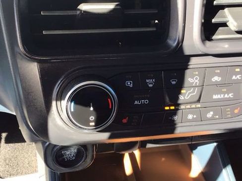 Used 2022 Ford Maverick Lariat w/ Lariat Luxury Package image 16