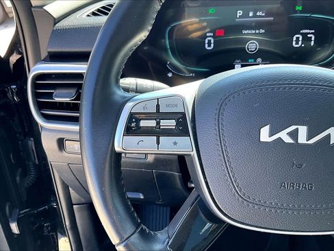 Used 2025 Kia Telluride S FWD image 22