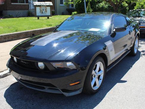 Used 2010 Ford Mustang GT RWD image 1