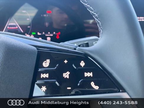 Used 2025 Audi Q5 Premium w/ Convenience Package AWD/4WD image 40