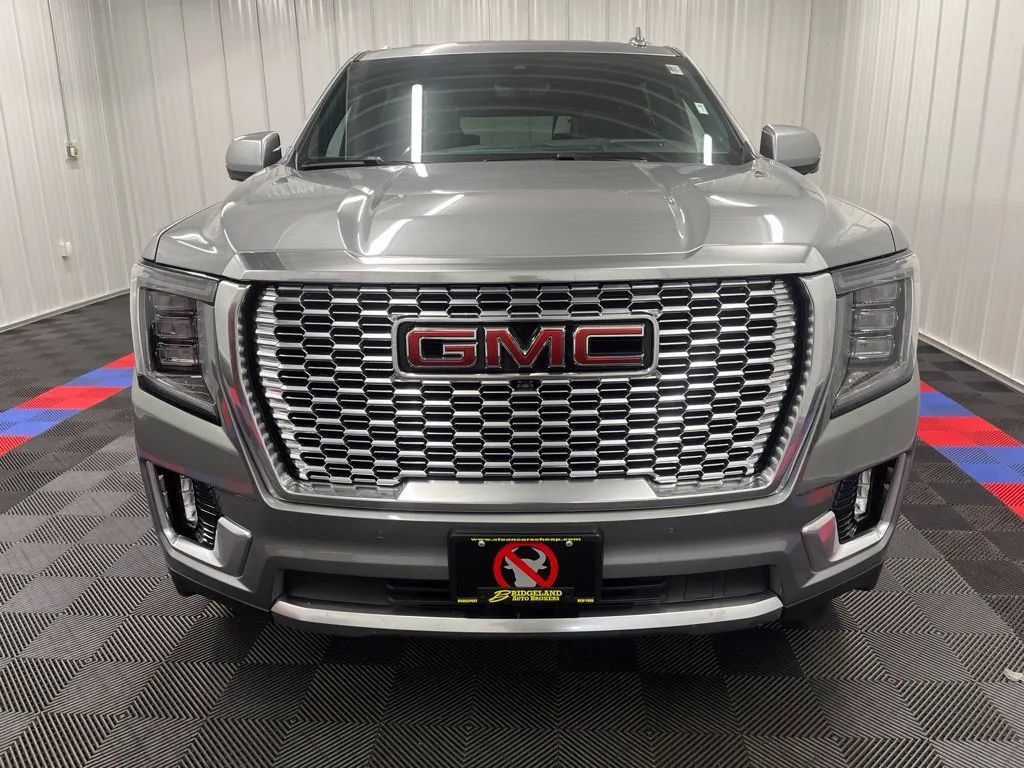 Used 2024 GMC Yukon XL Denali w/ Advanced Technology Package AWD/4WD image 11