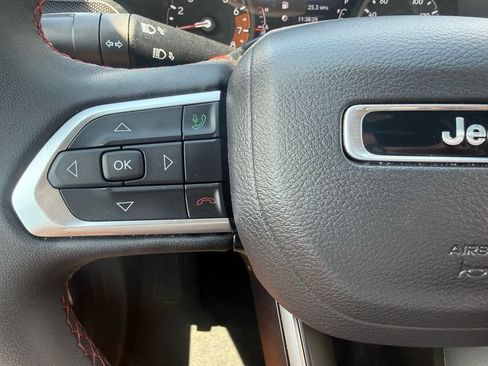 Used 2025 Jeep Compass Trailhawk AWD/4WD image 22