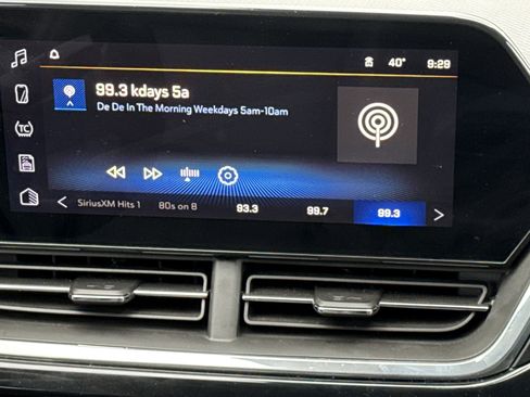 Certified 2024 Chevrolet Trax RS w/ Sunroof Package image 23