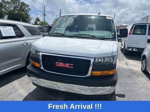 Used 2024 GMC Savana 2500 w/ Driver Convenience Package image 4