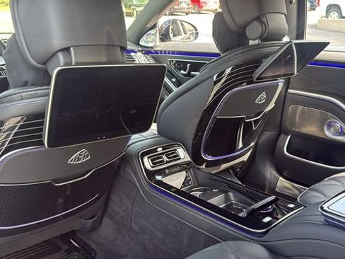 Certified 2023 Mercedes-Benz Maybach S 580 4MATIC image 28