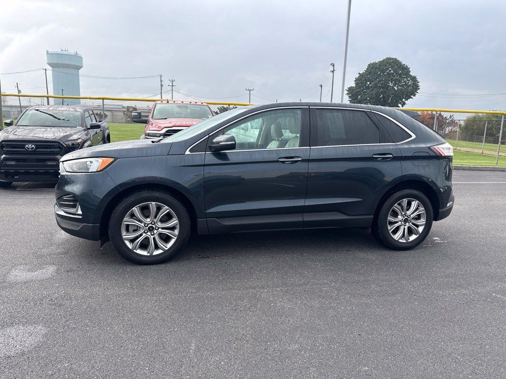 Used 2023 Ford Edge Titanium AWD/4WD image 2