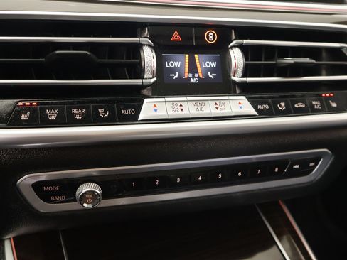 Used 2019 BMW X5 xDrive40i w/ M Sport Package AWD/4WD image 8