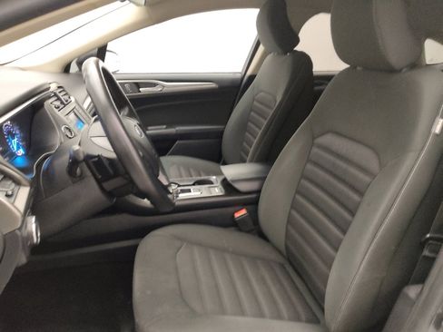 Used 2018 Ford Fusion SE FWD image 17
