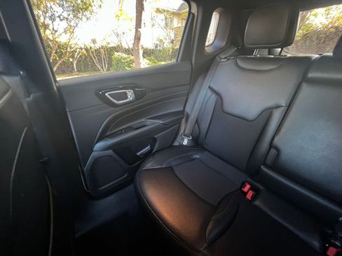 Used 2025 Jeep Compass Trailhawk image 38