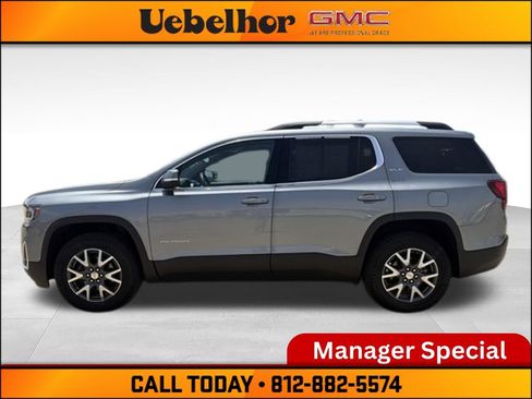 Used 2023 GMC Acadia SLE w/ Driver Convenience Package FWD image 17