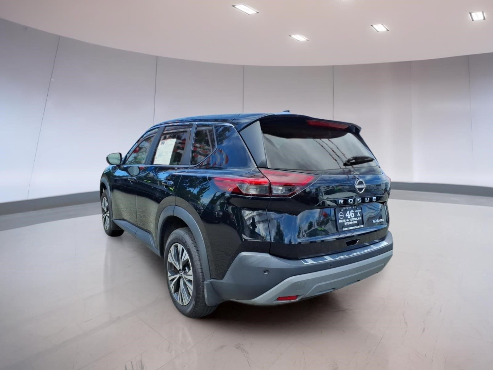 Used 2023 Nissan Rogue SV AWD/4WD image 3