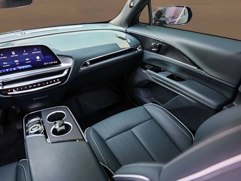 Used 2024 Cadillac Lyriq Luxury w/ Nappa Leather Package AWD/4WD image 24