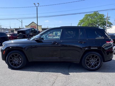 Used 2025 Jeep Grand Cherokee Summit AWD/4WD image 4