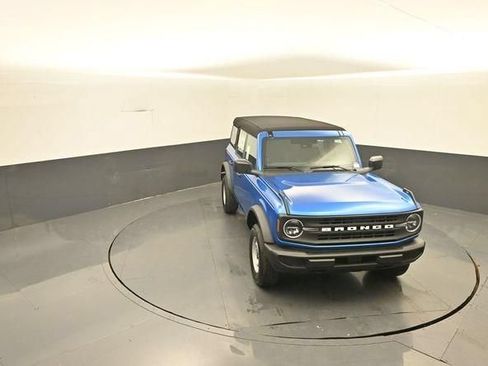 New 2026 Ford Bronco 4-Door AWD/4WD image 18