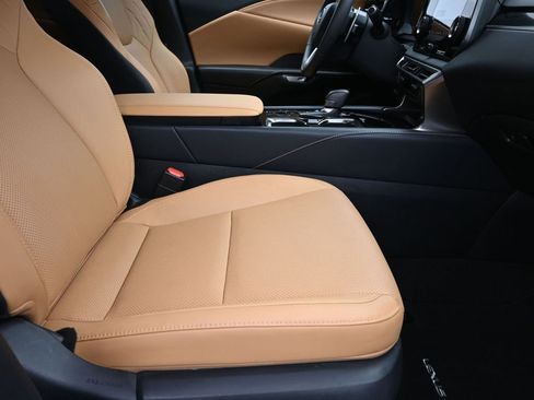 Certified 2025 Lexus RX 350 FWD w/ Technology Package image 25