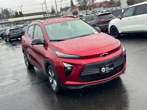 Used 2023 Chevrolet Bolt EUV LT w/ Convenience Package image 3