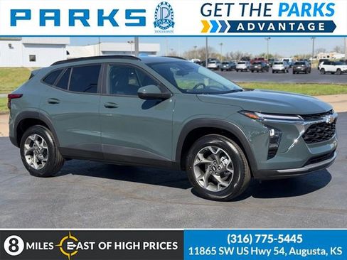 New 2026 Chevrolet Trax LT FWD image 1