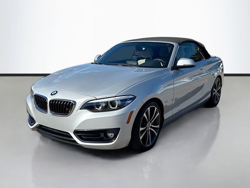 Used 2018 BMW 230i Convertible image 9