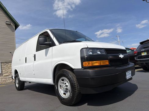 Used 2022 Chevrolet Express 2500 w/ Driver Convenience Package RWD image 4