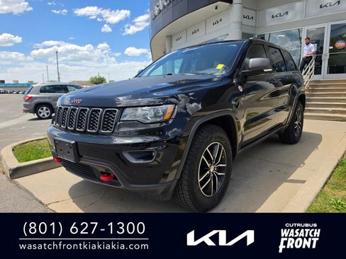 Used 2018 Jeep Grand Cherokee Trailhawk AWD/4WD image 1