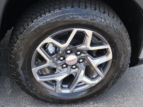 New 2026 GMC Sierra 1500 SLE w/ Preferred Package AWD/4WD image 27